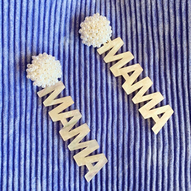 The perfect earrings to wear at any time, with almost any outfit to celebrate birthing those babies, Mama!
Super light weight for comfort, and super cute for style!