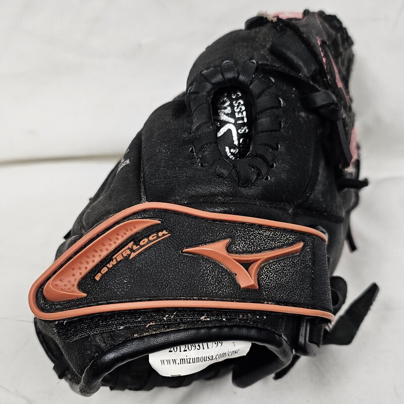 Pre-owned Mizuno Finch Softball Glove, Right Hand Throw, Size: 11in