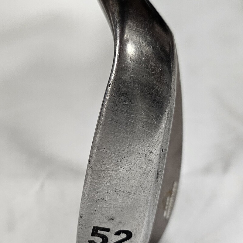 Cleveland CG15 Gap Wedge. 52* loft, Size: Mens Right Hand, pre-owned