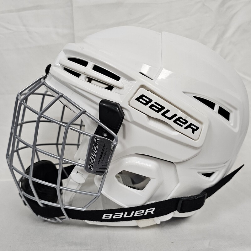 Bauer Prodigy Hockey Helmet Combo, White, Size: Youth, pre-owned, certified through December 2026