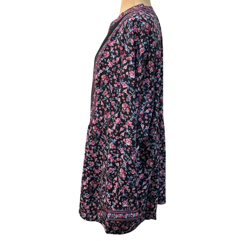 NEW Woman Within Top
Floral Print
100% Rayon
Black, Lilac, Rose, Blue, Burgundy, and White
Size: 22/24