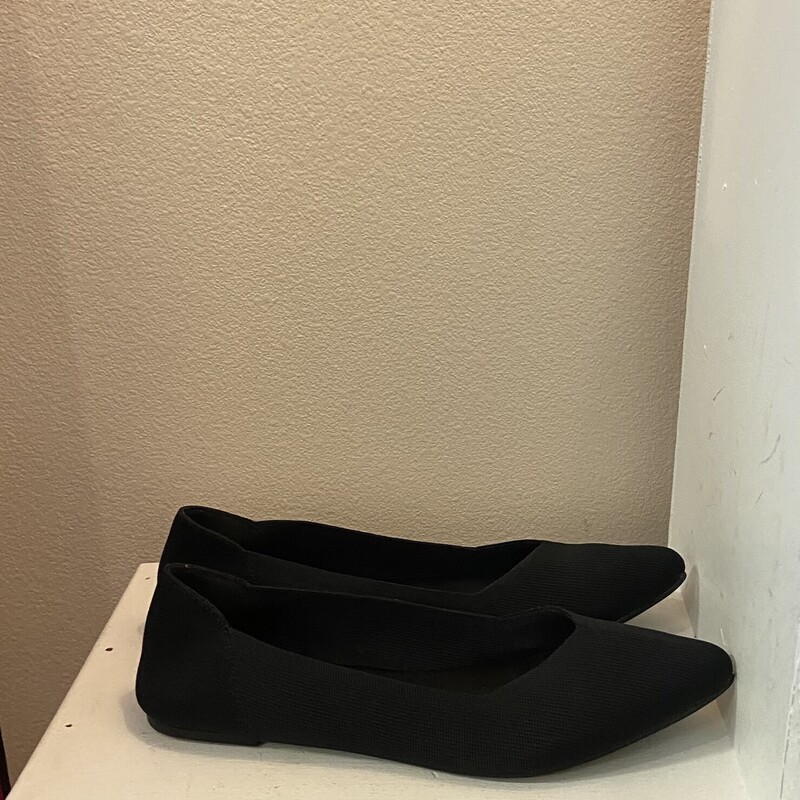 Blk Fabric Flat<br />
Black<br />
Size: 7 1/2