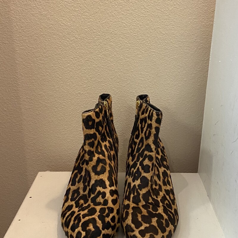 Brw/blk Leop Fur Bootie<br />
BR/Blk<br />
Size: 7 1/2