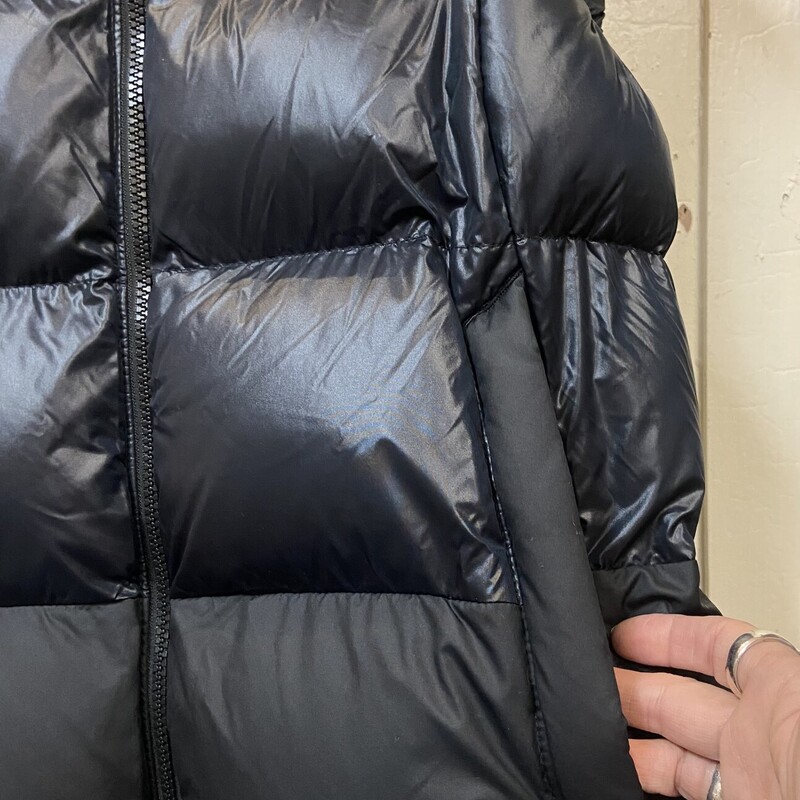 Blk Puff Omni Heat Vest<br />
Black<br />
Size: L R$90