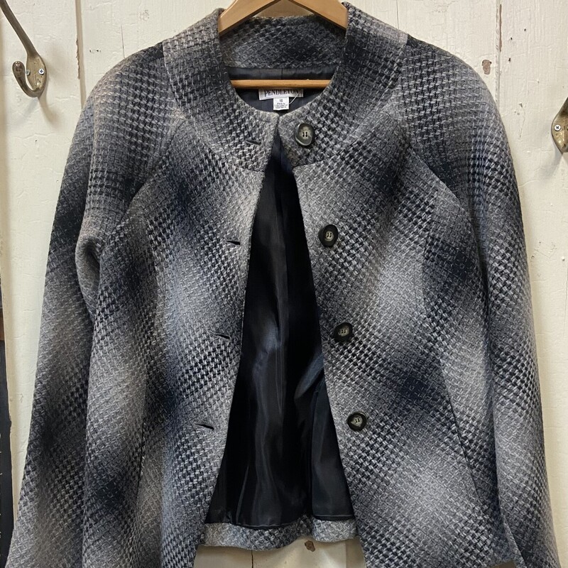 Blk/Gry Wool Coat<br />
Blk/Gry<br />
Size: 16 R$258