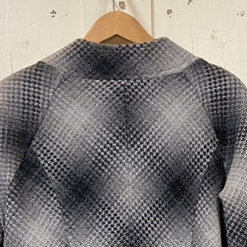 Blk/Gry Wool Coat<br />
Blk/Gry<br />
Size: 16 R$258